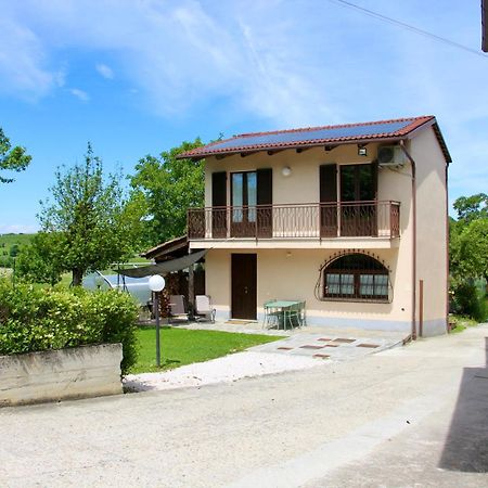 In Casetta Monforte dʼAlba Екстериор снимка