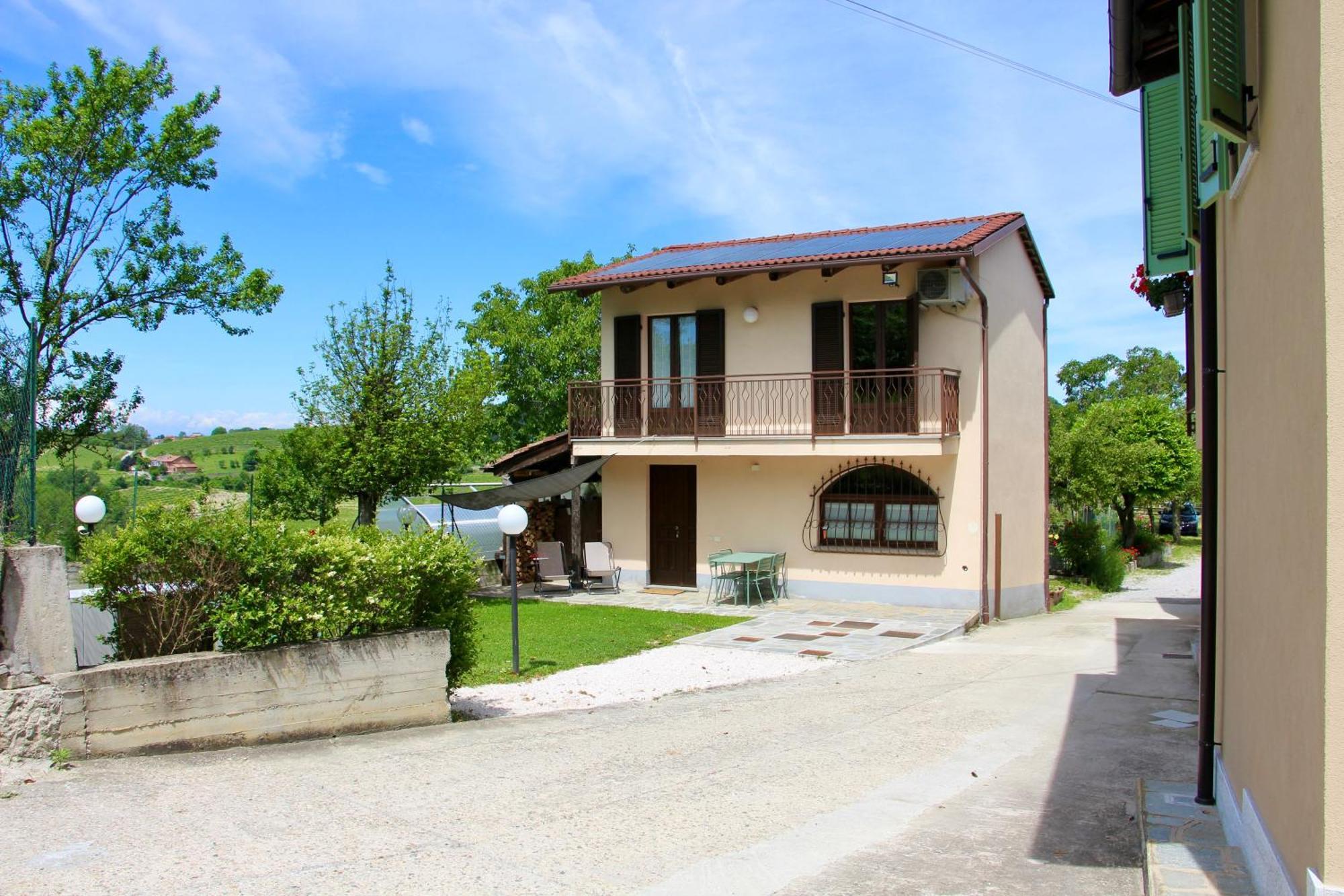 In Casetta Monforte dʼAlba Екстериор снимка